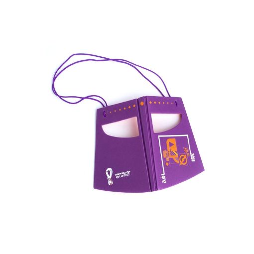 صورة برقع نسائي تراثي قديم عليه شعار كأس العالم في قطر ٢٠٢٢، مرخص من الاتحاد الدولي لكرة القدم ( الفيفا)