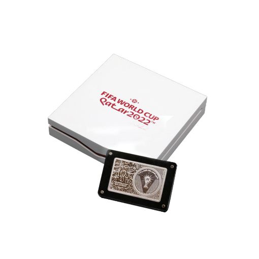 صورة عملة معدنية فضية في لوح، محدودة الإصدار